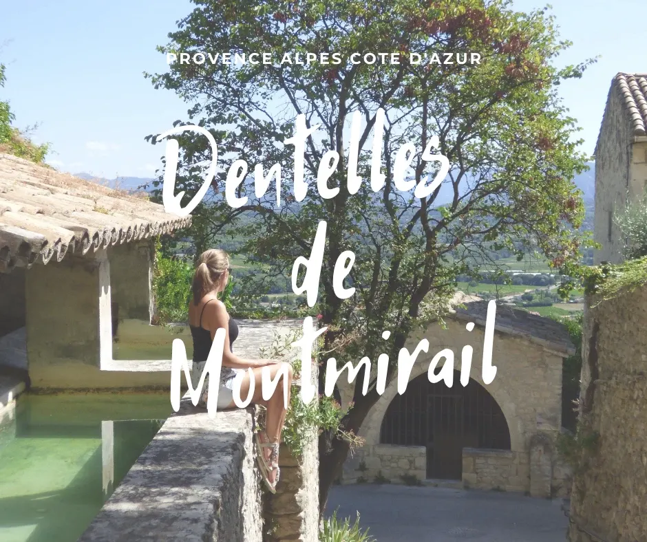 Femme au bord d'un bassin de pierre, titre Dentelles de Montmirail