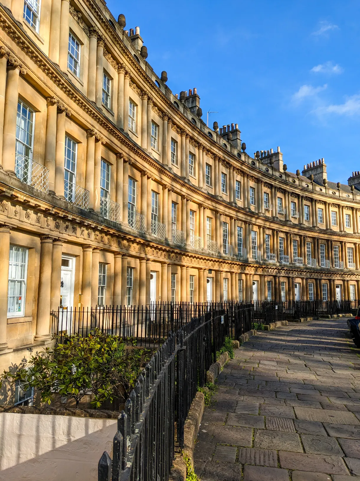 The Circus à Bath maisons arrondies avec la lumière du soleil et un jeu d'ombres