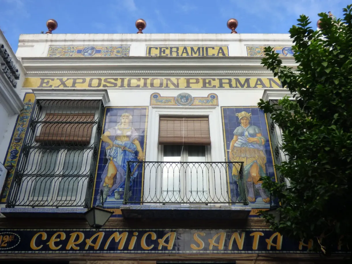 Enseigne de céramique d'un atelier de faïence de Triana
