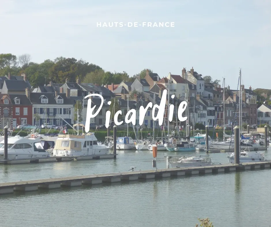 Port de plaisance et maisons du front de mer en baie de Somme